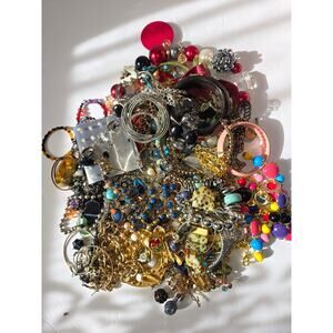 Jewelry 4lb Lot.  Costume, wearable & junk, craft lot